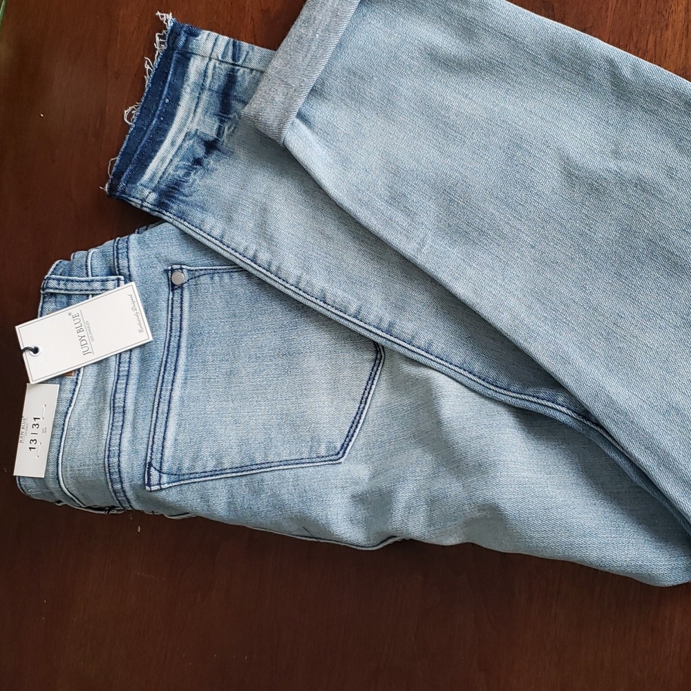NWT Judy Blue jeans. Great as ankle length or cuffed for a cropped look.